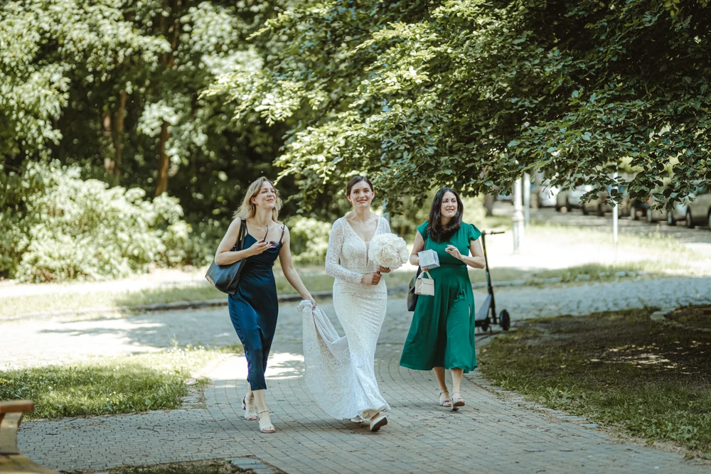 Kirchliche Hochzeit mit Trauung und Ringtausch – Foto 3 von 41