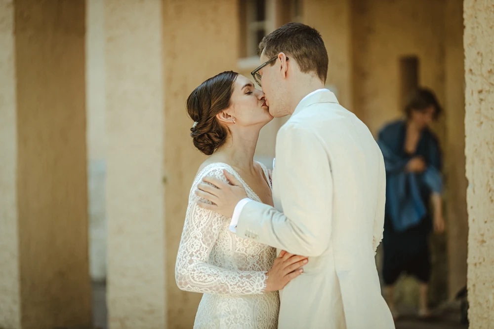 Kirchliche Hochzeit mit Trauung und Ringtausch – Foto 5 von 41
