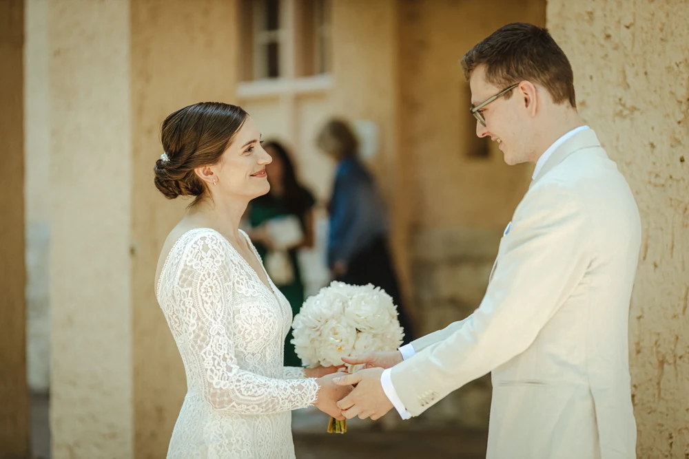 Kirchliche Hochzeit mit Trauung und Ringtausch – Foto 6 von 41