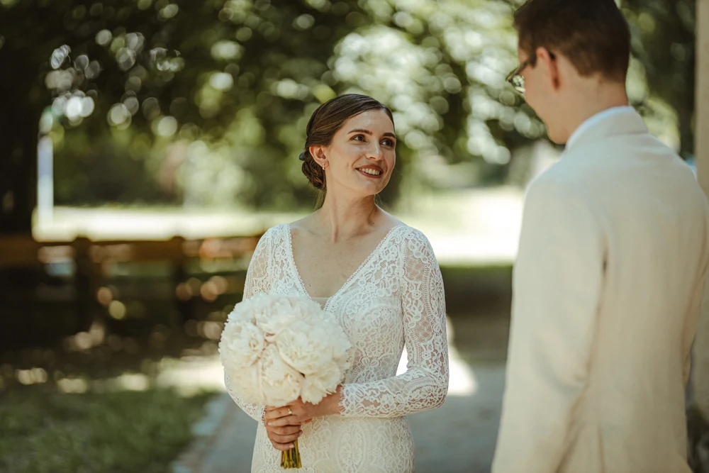 Kirchliche Hochzeit mit Trauung und Ringtausch – Foto 7 von 41