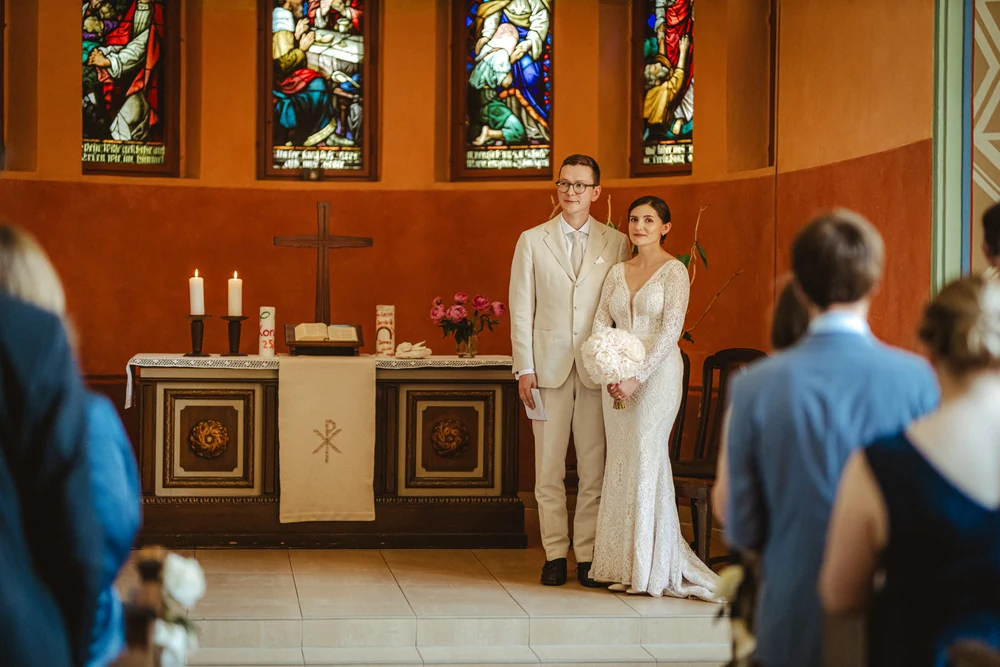 Kirchliche Hochzeit mit Trauung und Ringtausch – Foto 23 von 41