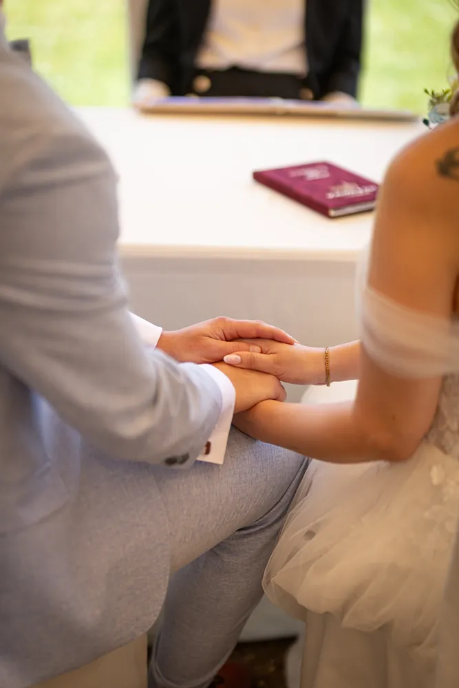 Sommerhochzeit Ein Sommertag unter Weiden – Hochzeitsfoto 21 von 51