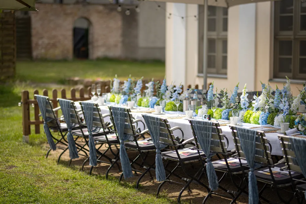 Sommerhochzeit Ein Sommertag unter Weiden – Hochzeitsfoto 33 von 51