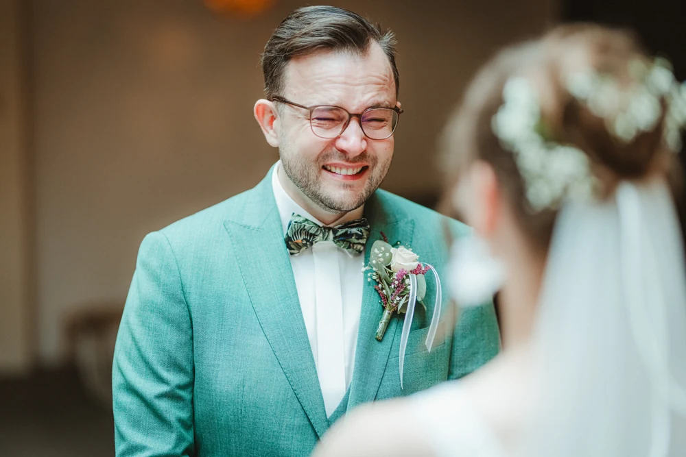 Kirchliche Hochzeit in Berlin – Trauung und Paarshooting – Hochzeitsfoto 15 von 100