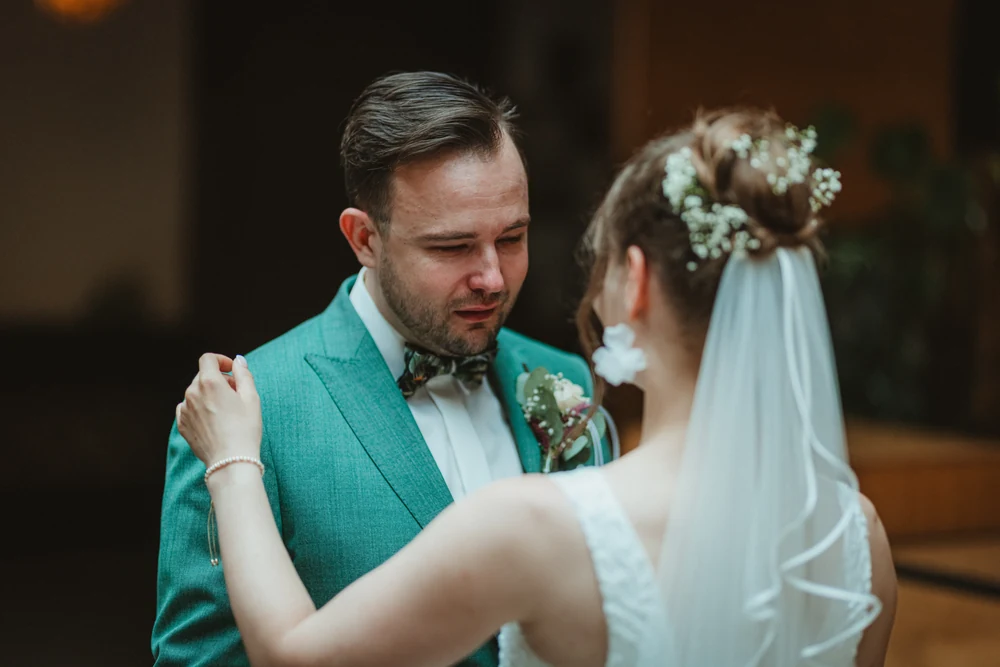Kirchliche Hochzeit in Berlin – Trauung und Paarshooting – Hochzeitsfoto 17 von 100