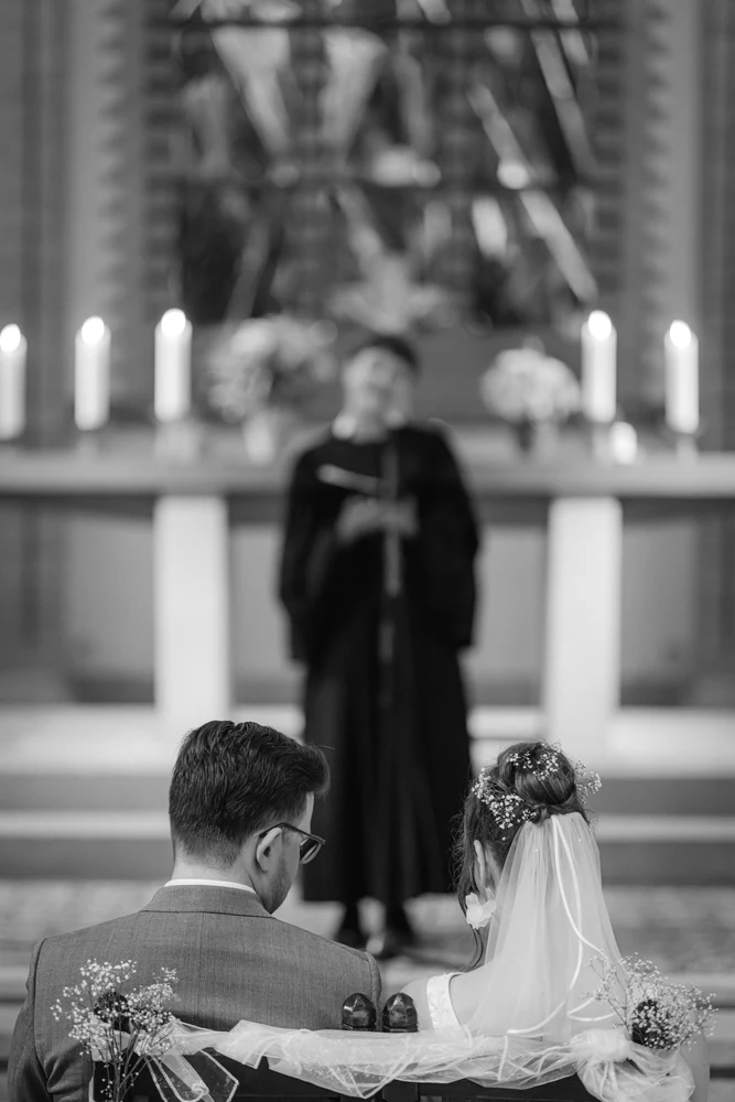 Kirchliche Hochzeit in Berlin – Trauung und Paarshooting – Hochzeitsfoto 32 von 100