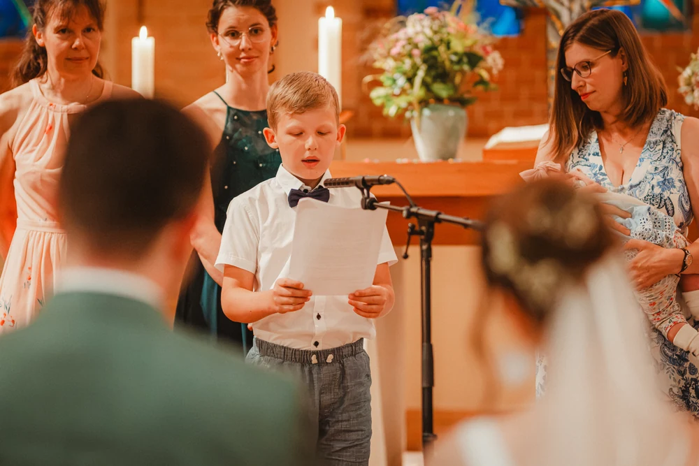 Kirchliche Hochzeit in Berlin – Trauung und Paarshooting – Hochzeitsfoto 52 von 100