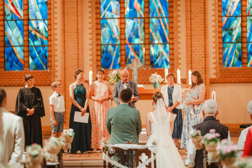 Kirchliche Hochzeit in Berlin – Trauung und Paarshooting – Hochzeitsfoto 53 von 100