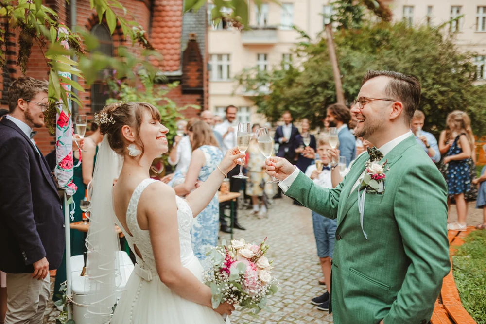 Kirchliche Hochzeit in Berlin – Trauung und Paarshooting – Hochzeitsfoto 58 von 100