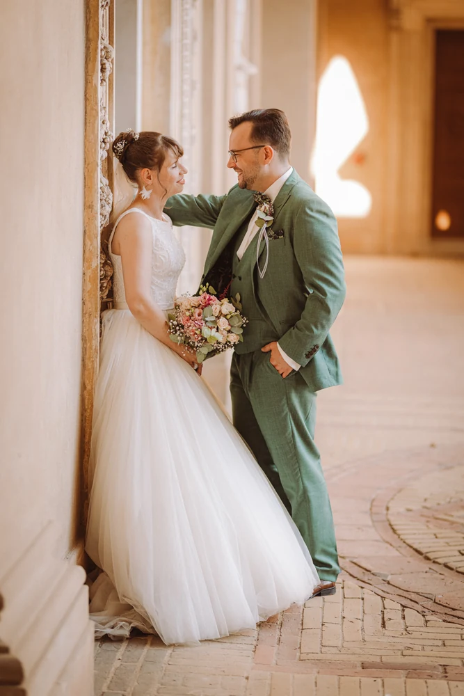 Kirchliche Hochzeit in Berlin – Trauung und Paarshooting – Hochzeitsfoto 79 von 100