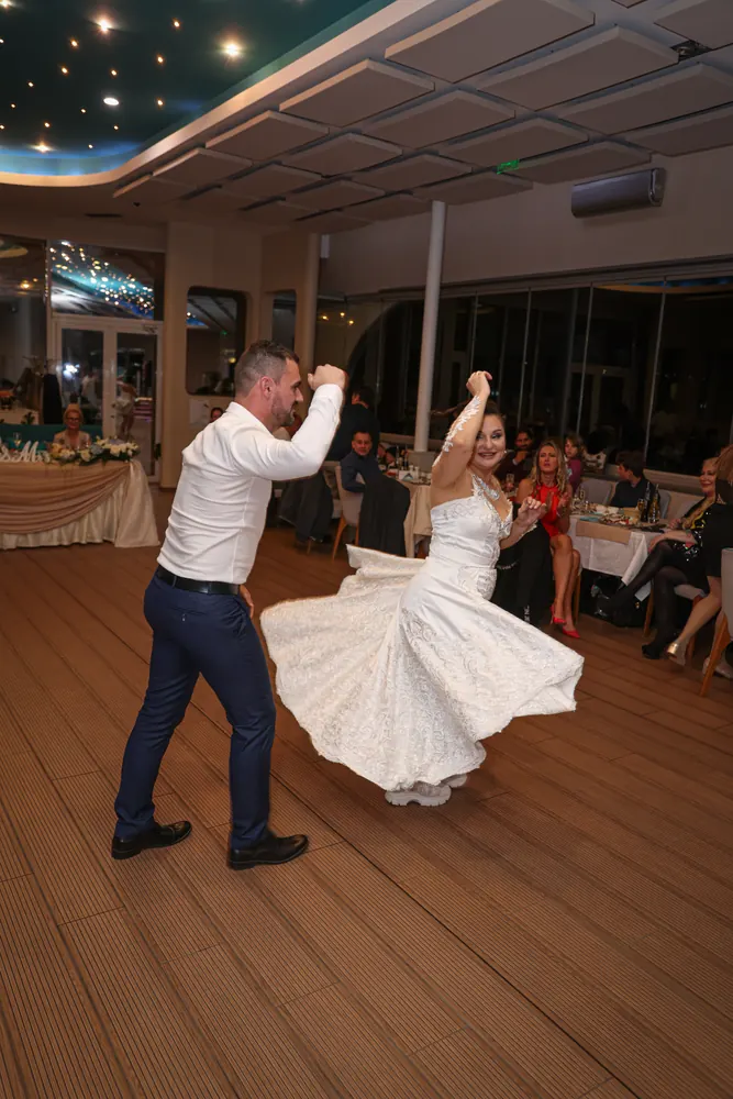 Hochzeit in Varna – Zwischen Meer und Hochzeitskronen – Hochzeitsfoto 31 von 43
