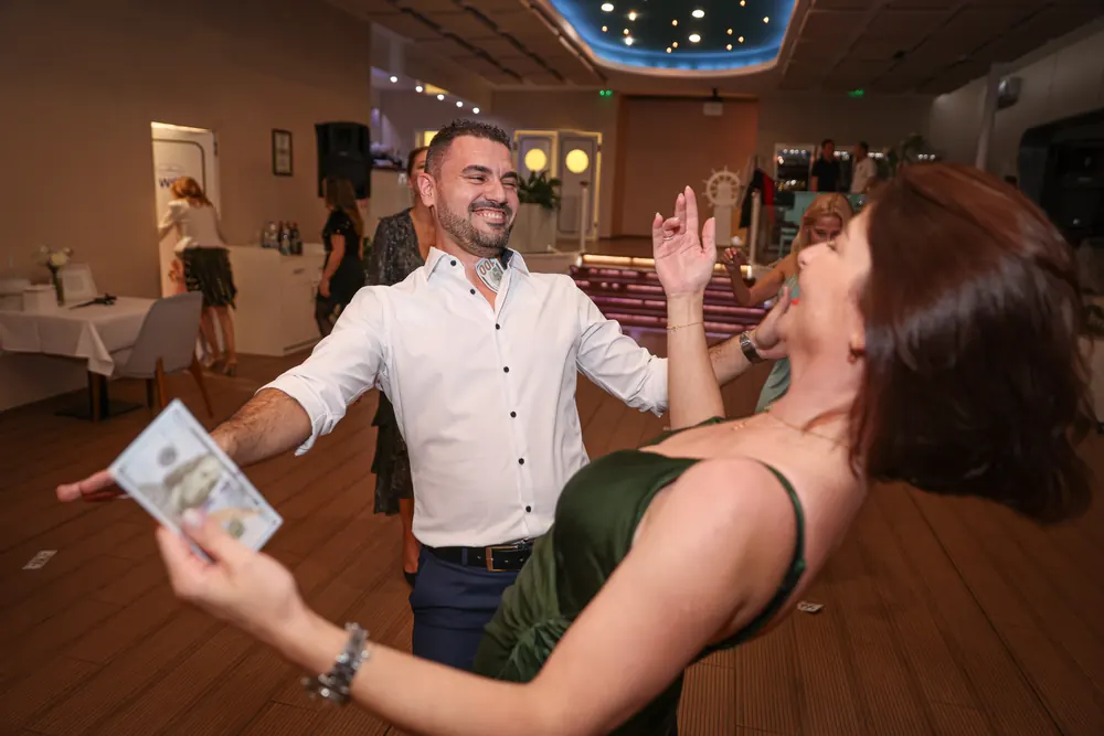 Hochzeit in Varna – Zwischen Meer und Hochzeitskronen – Hochzeitsfoto 35 von 43