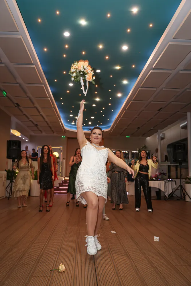 Hochzeit in Varna – Zwischen Meer und Hochzeitskronen – Hochzeitsfoto 42 von 43